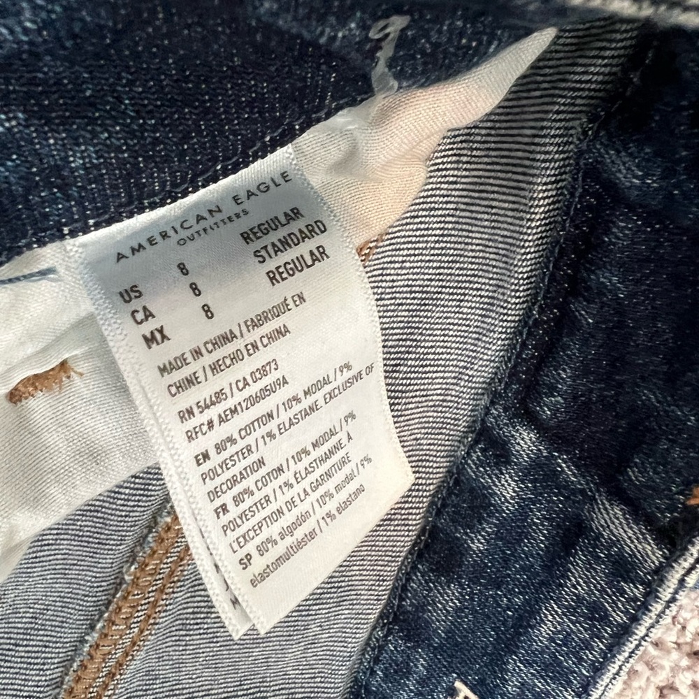 American Eagle Outfitters High Rise Curvy Mom Jeans Distressed - Picture 5 of 5
